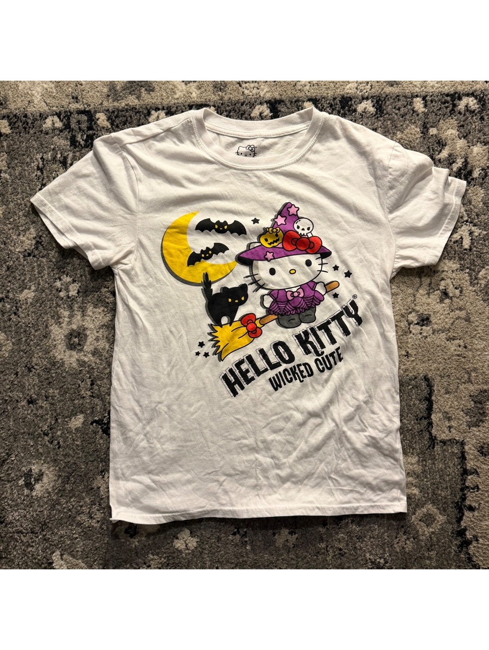 Hello Kitty Medium White Halloween Witch T-Shirt with Cat, B